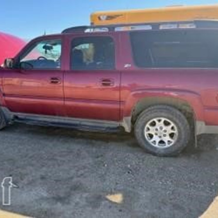 2004 CHEVROLET SUBURBAN