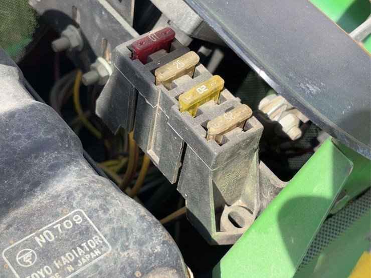 john-deere-322-image-49