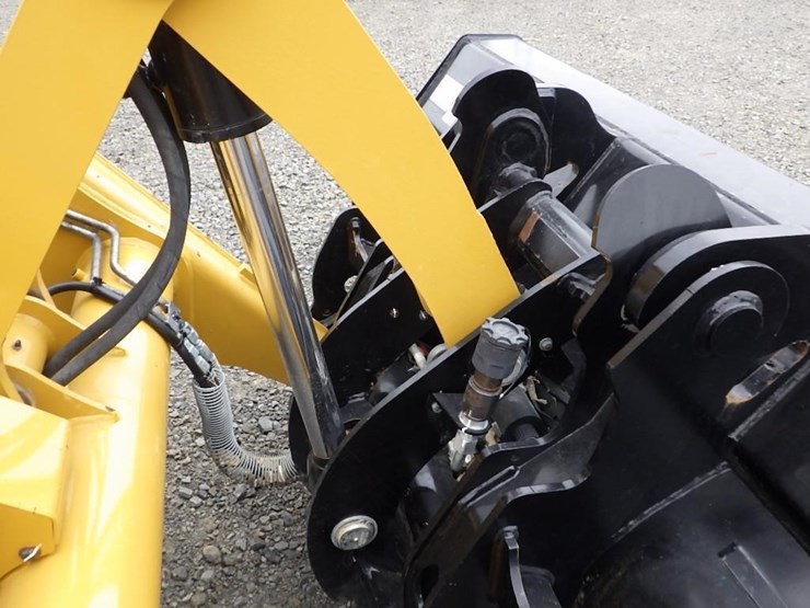 2023-caterpillar-420-xe-image-34