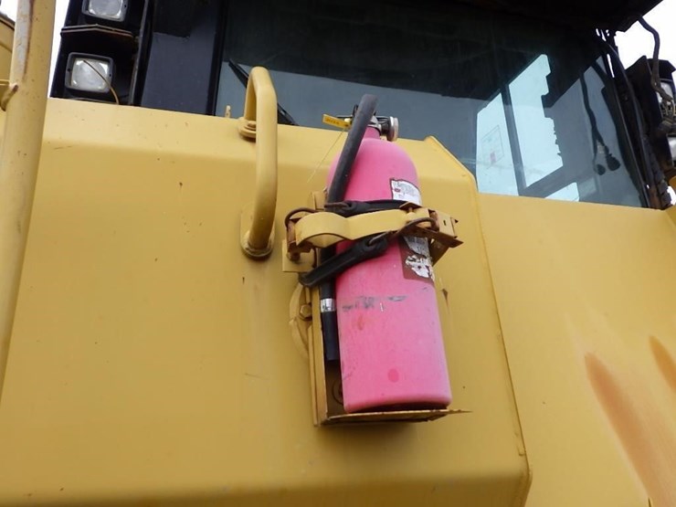 2011-caterpillar-d7e-image-11