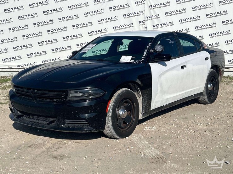 2019-dodge-charger-sedan-image-2