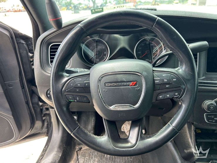 2019-dodge-charger-sedan-image-13