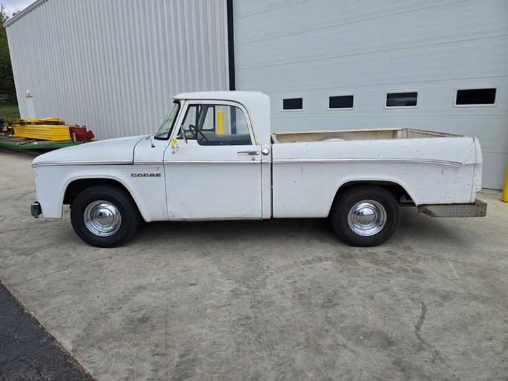 #30-•-1965-dodge-d100-pick-up-truck-image-2