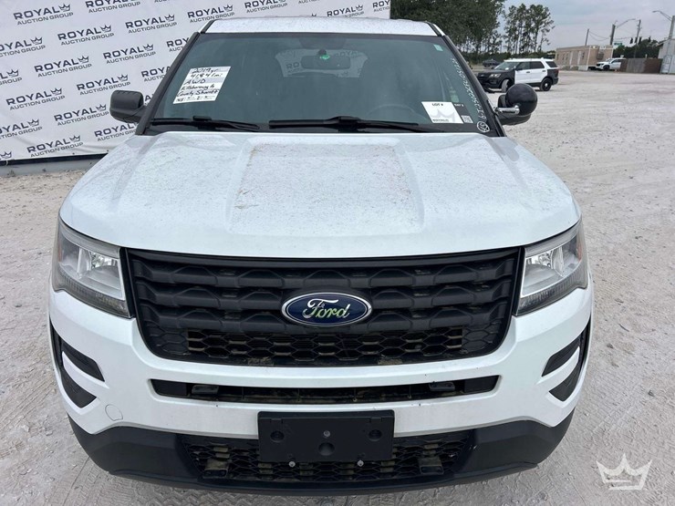 2019-ford-explorer-image-26