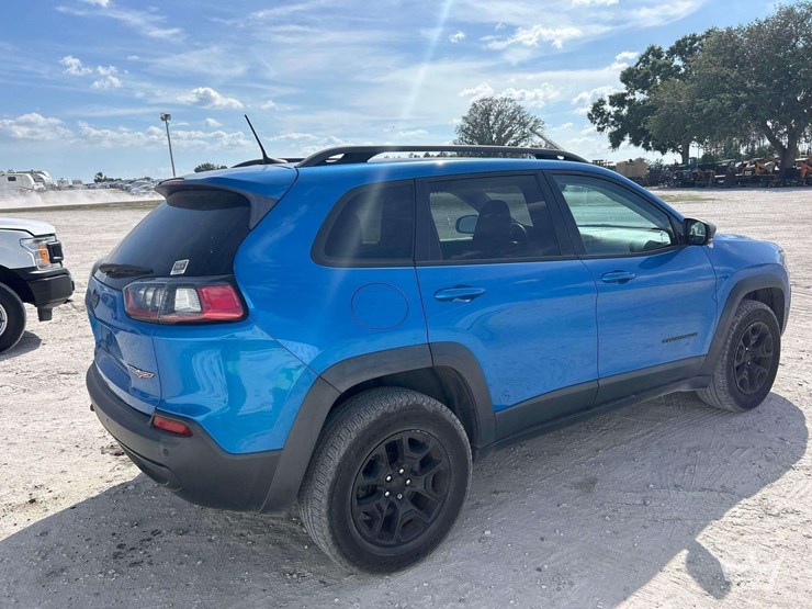 2019-jeep-cherokee-image-3