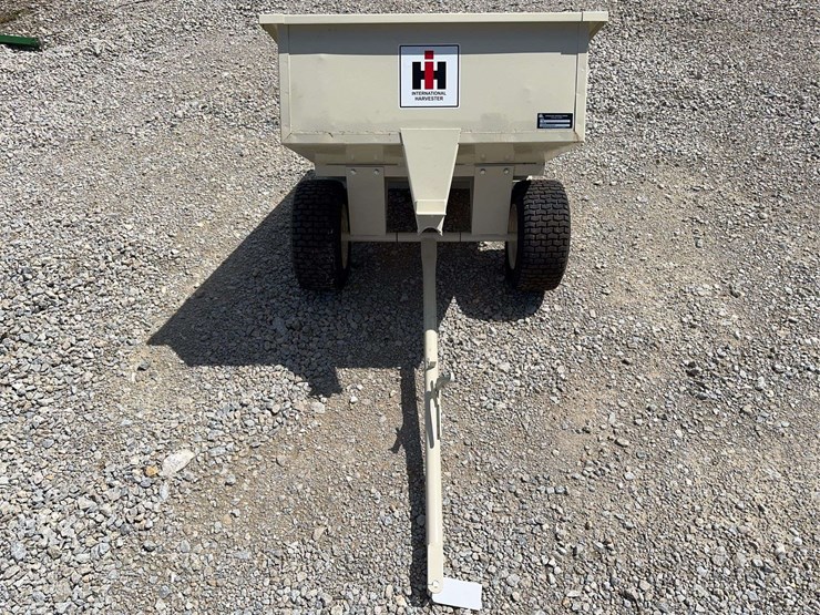 international-harvester-4-lawn-cart-image-6