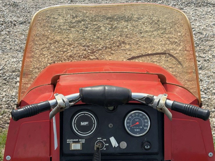 1972-massey-ferguson-300-image-17
