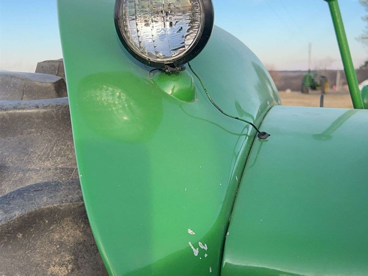 john-deere-820-image-38