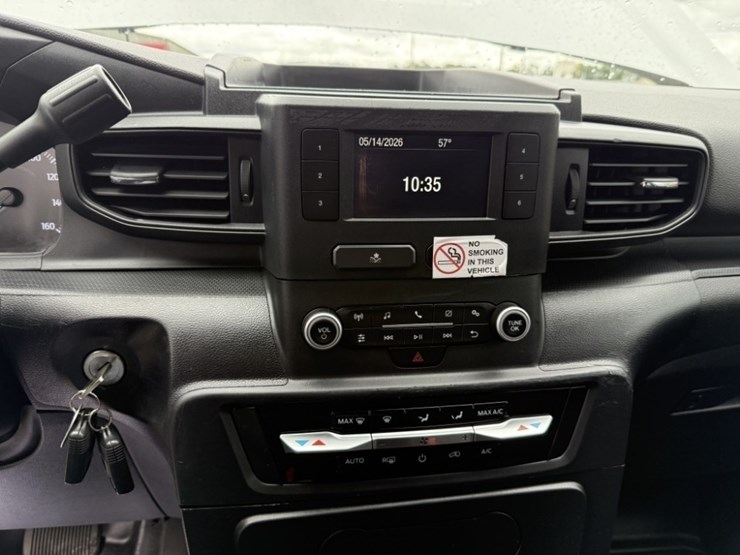 2020-ford-explorer-image-27
