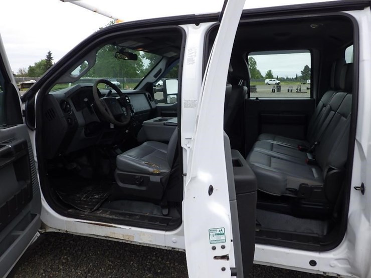 2015-ford-f550-image-29