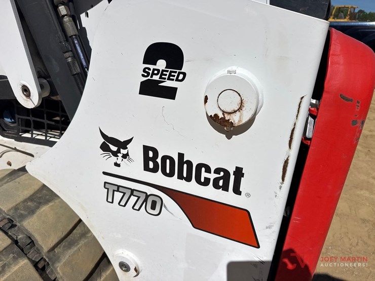 2022-bobcat-t770-image-10