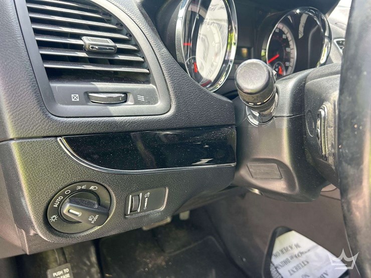2017-dodge-grand-caravan-image-14
