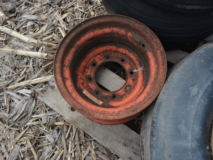 pallet-of-wheels-and-tires-image-4