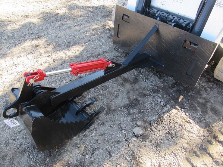 wildcat-skid-steer-backhoe-attachment-image-1