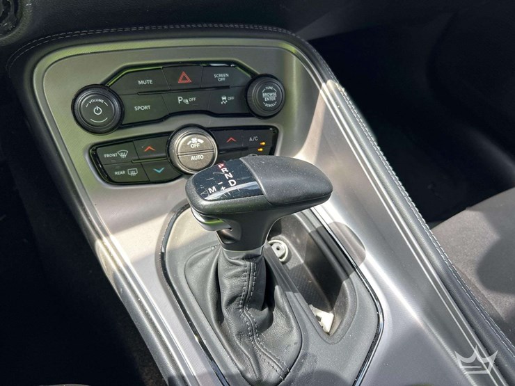 2023-dodge-challenger-coupe-image-18