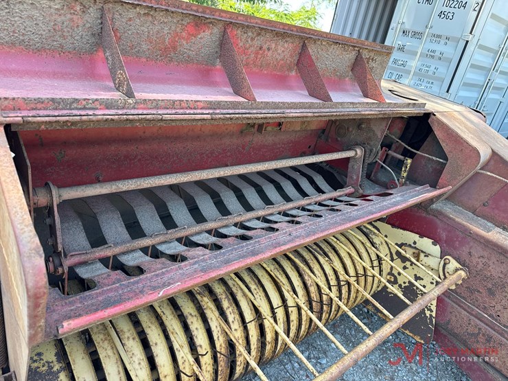 new-holland-277-image-11