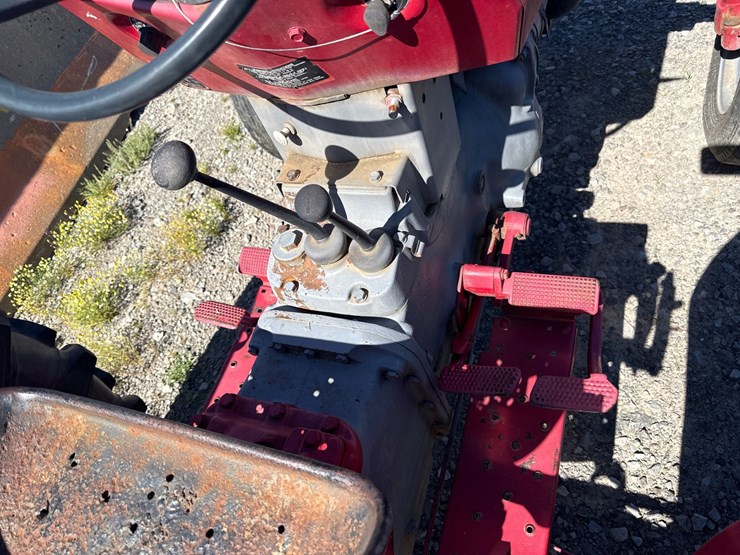 massey-ferguson-230-image-12