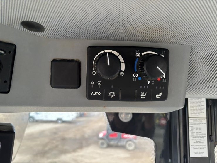 2023-john-deere-544-image-30
