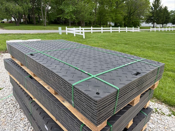 (12)-polyethylene-94"-x-47"-mats-image-2