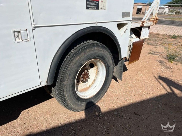 2003-international-durastar-4300-image-13