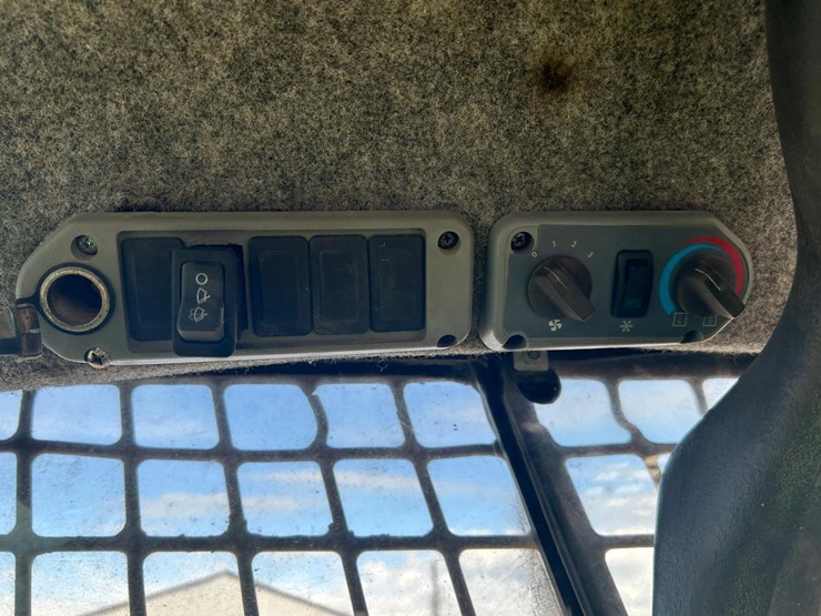 bobcat-t300-image-26