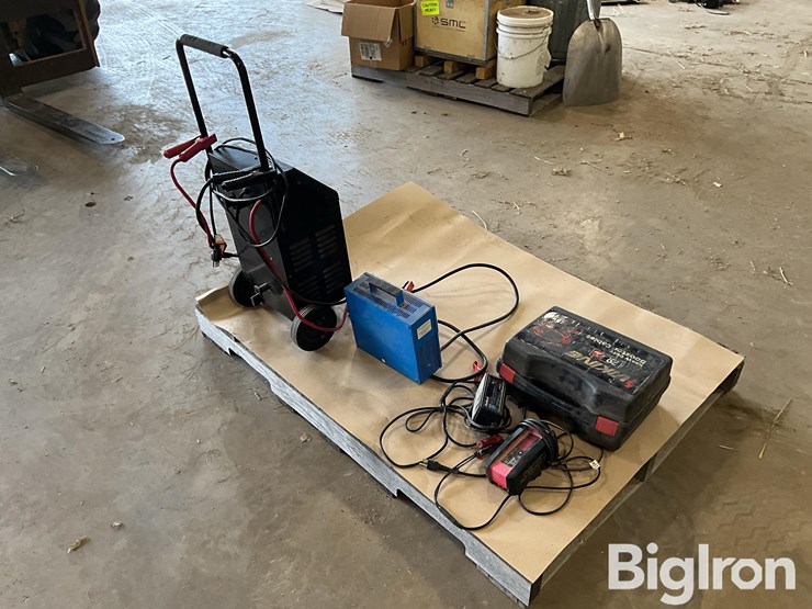battery-chargers-&-load-tester-image-5