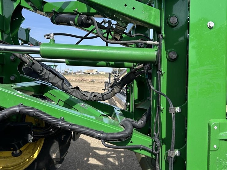 2020-john-deere-r4045-image-66
