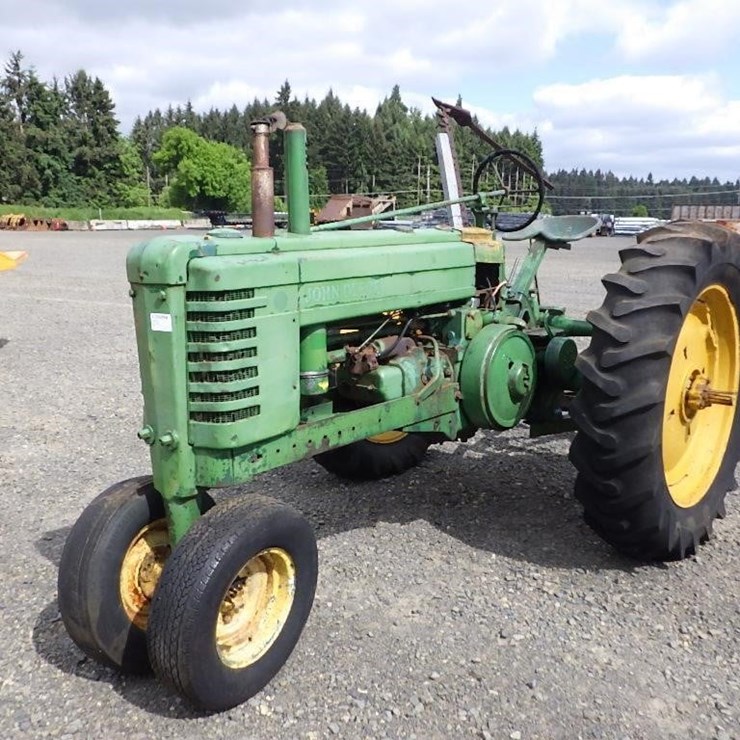 JOHN DEERE B