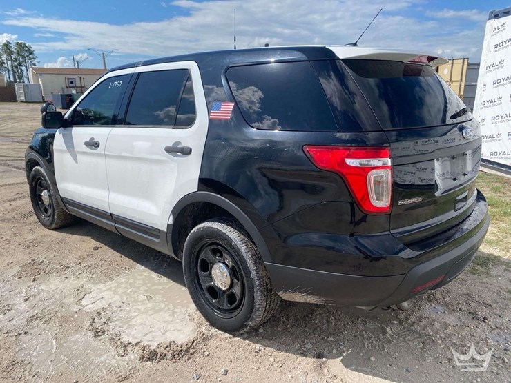 2015-ford-explorer-image-4