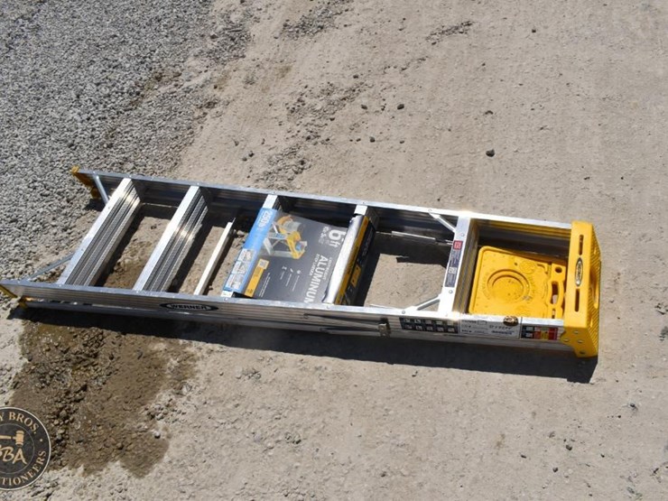 werner-step-ladder-44953-image-1