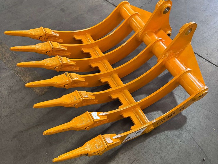 caterpillar-305-image-4