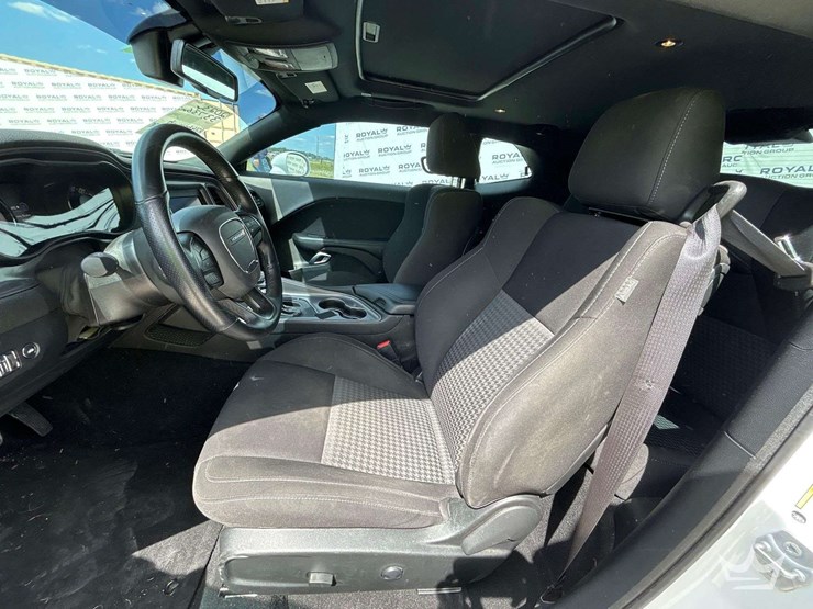 2023-dodge-challenger-coupe-image-12