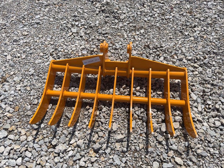 2026-giyi-44"-excavator-rake-image-1