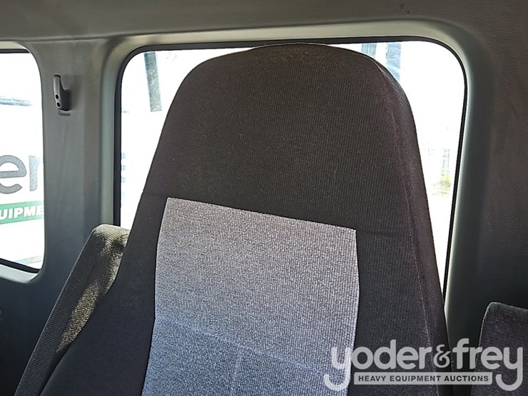 2020-freightliner-cascadia-126-image-37