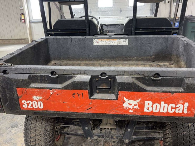 2011-bobcat-3200-image-18
