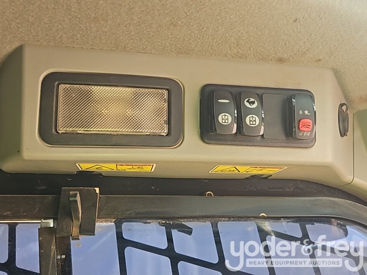 2019-caterpillar-259d-image-26
