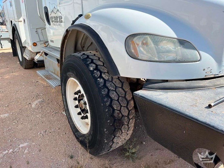 freightliner-m2-106-image-5