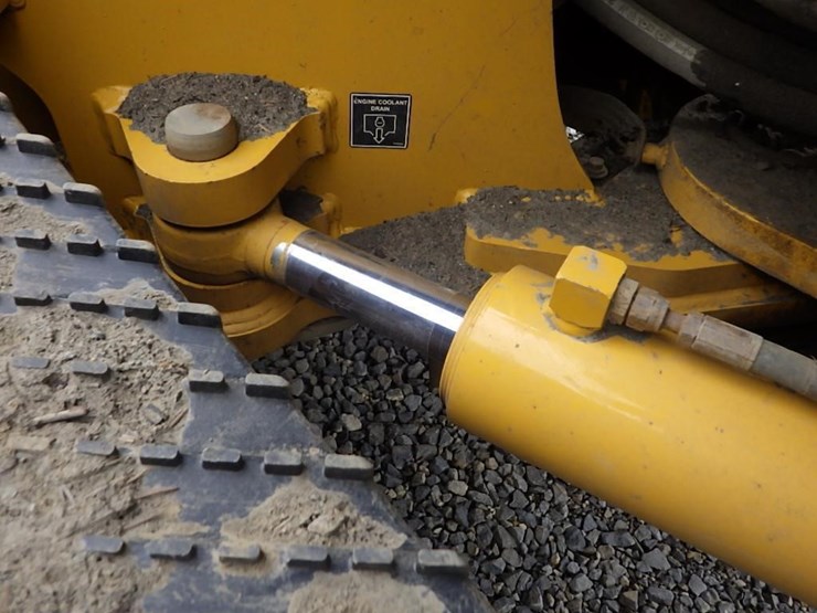 2016-deere-772gp-image-42