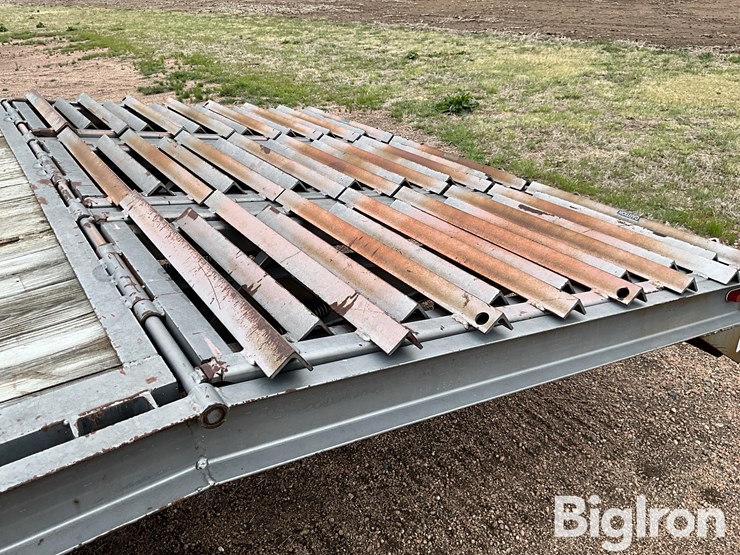 1993-trailmann-8’6”x25’-t/a-gooseneck-flatbed-trailer-image-19