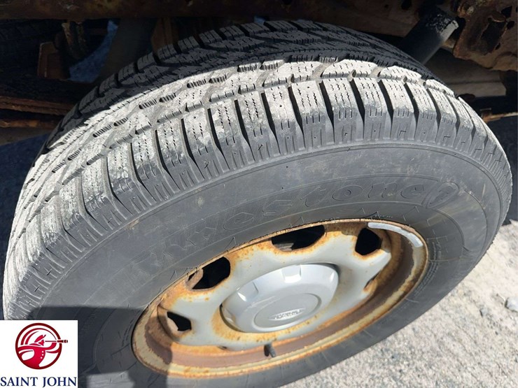 2014-ford-f150-xl-image-11