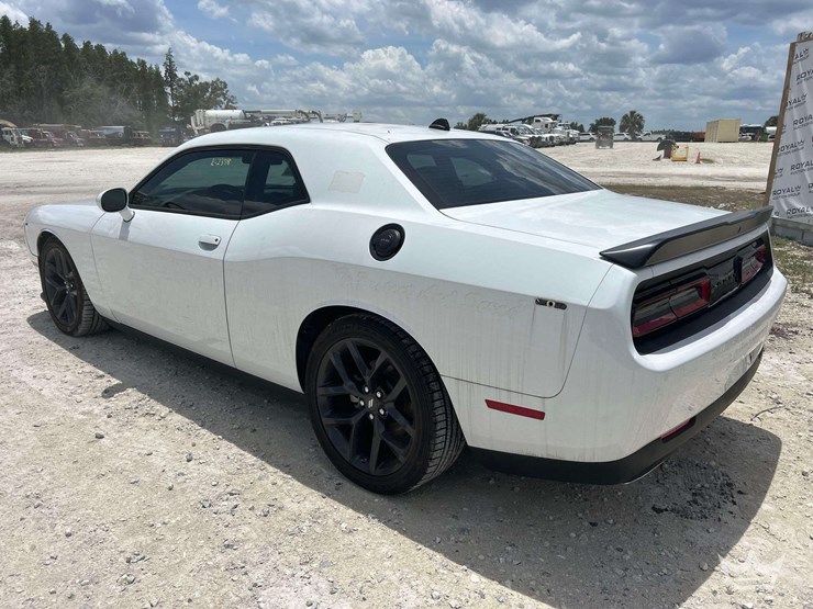 2023-dodge-challenger-coupe-image-4
