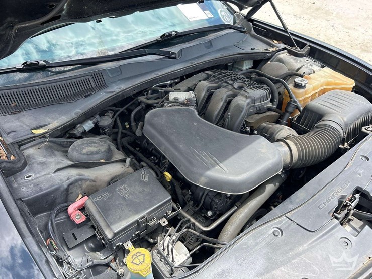 2019-dodge-charger-sedan-image-8