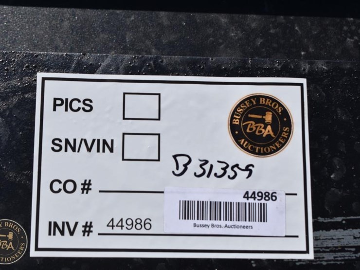 skid-steer-receiver-hitch-plate-attachment-44986-image-2