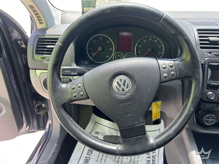 2006-volkswagen-jetta-sedan-image-13