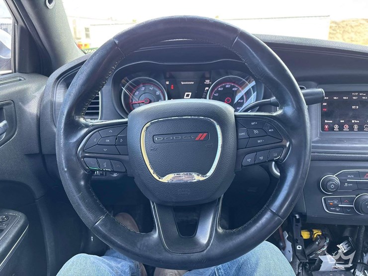 2018-dodge-charger-sedan-image-14