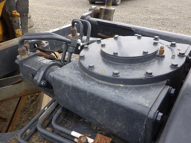 2016-deere-772gp-image-39