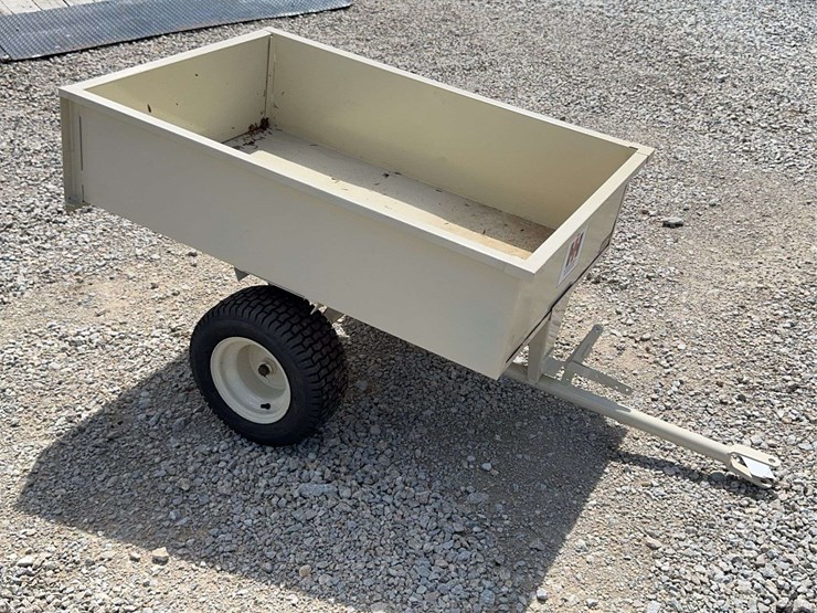 international-harvester-4-lawn-cart-image-1