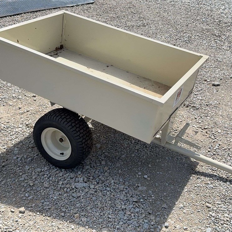 International Harvester 4 Lawn Cart