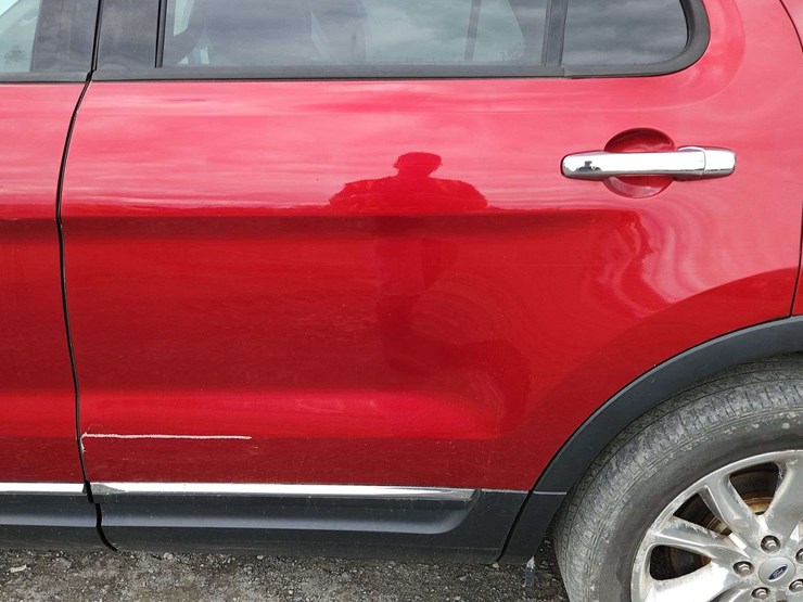 2015-ford-explorer-image-31