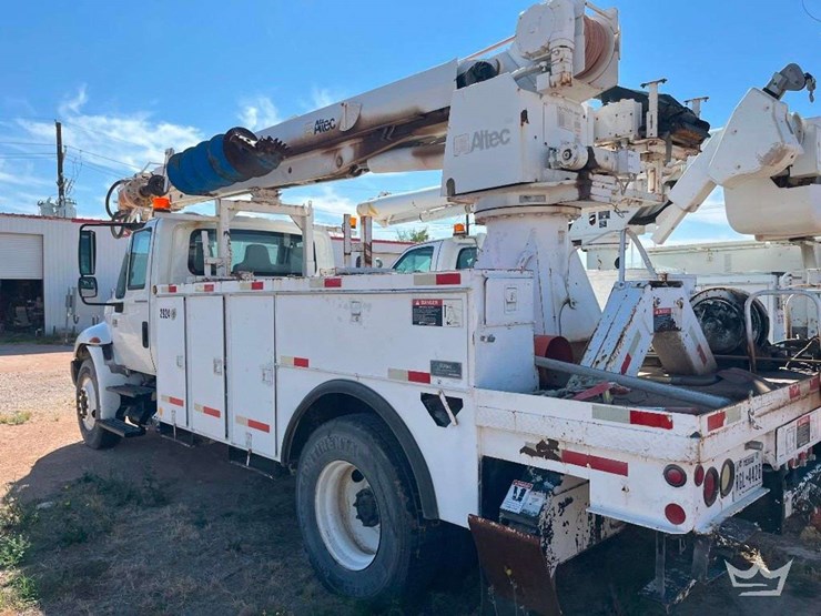 2005-international-durastar-4300-image-2